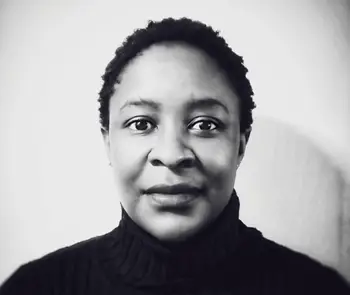 Dr  Sinikiwe  Mzezewa